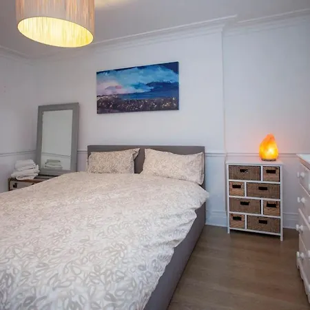 Apartman Charming 1 Bedroom Flat In *
