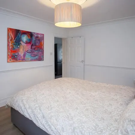Charming 1 Bedroom Flat In