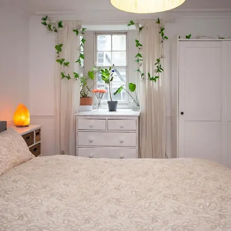 Charming 1 Bedroom Flat In Apartman Bristol